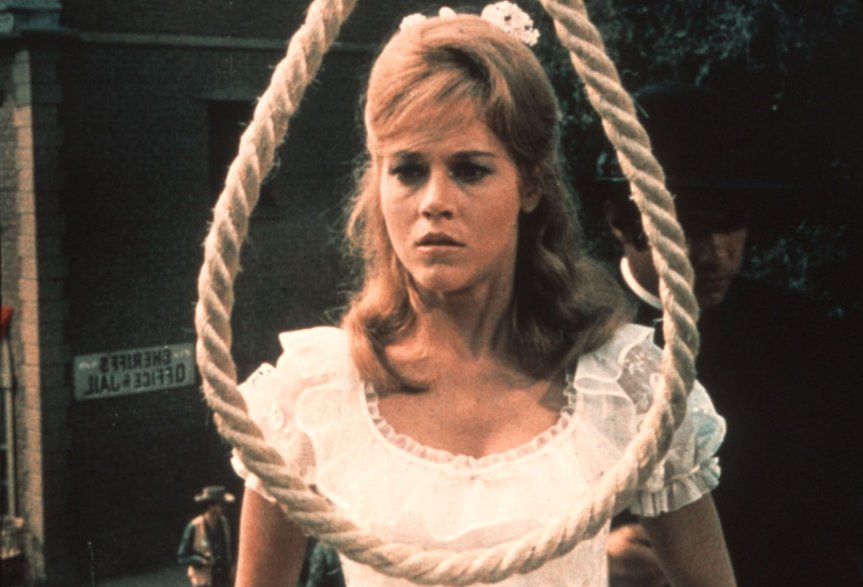 When her father is killed by the railroad magnate's gunman, she vows to fight on. Cat Ballou 1965 Jane Fonda Lee Marvin Classic Movie Review 2325 Derek Winnert