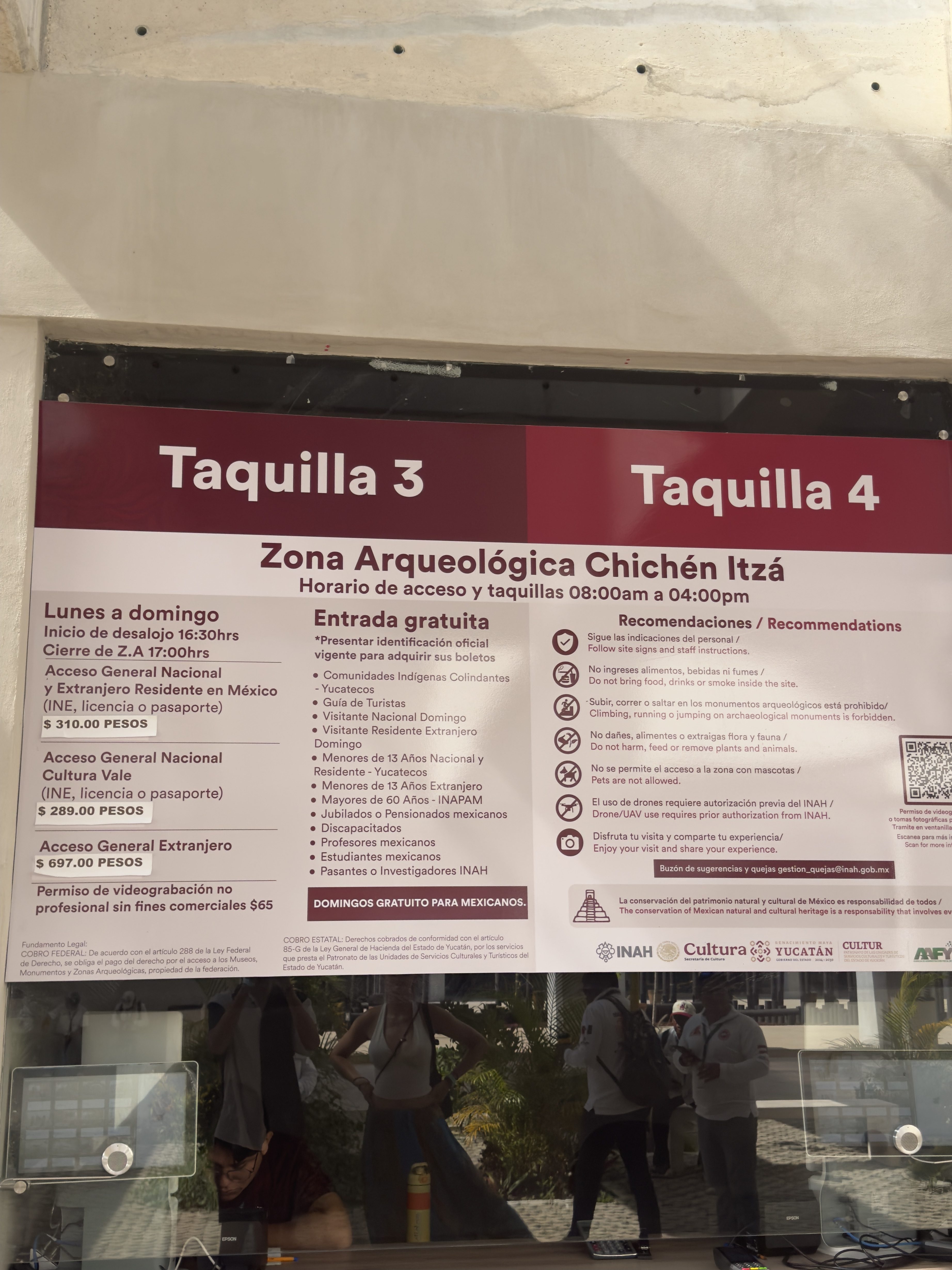 Panneau de tarification au guichet de chichen itza