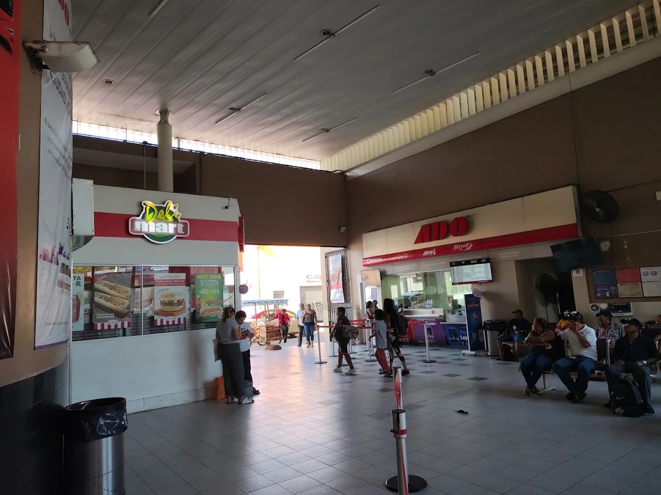 Intérieur de la station de bus ADO de Valladolid