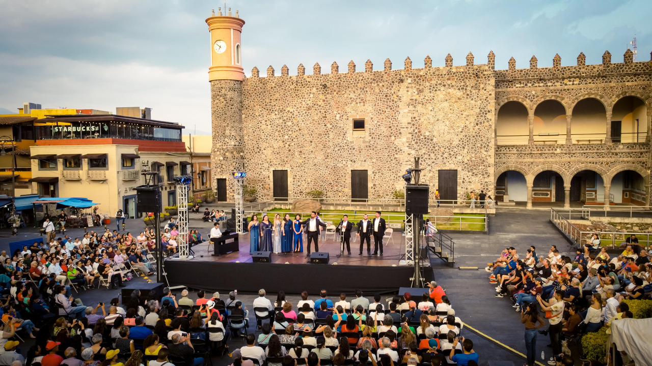 Gala de ópera en el Palacio de Cortés reúne a cientos de personas en Cuernavaca