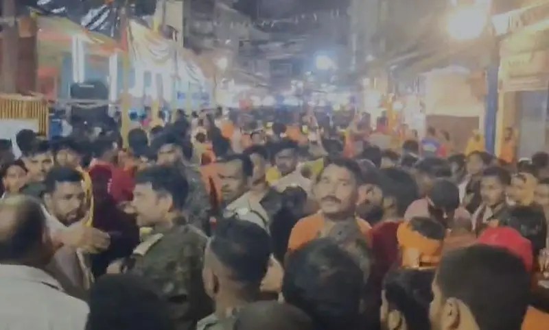 अशोक धाम में 8 मौतें: करंट नहीं, ये ‘अफवाह’ ले गई जान! लखीसराय श्री इंद्रदमनेश्वर महादेव मंदिर में आठ महिला श्रद्धालुओं की मौत