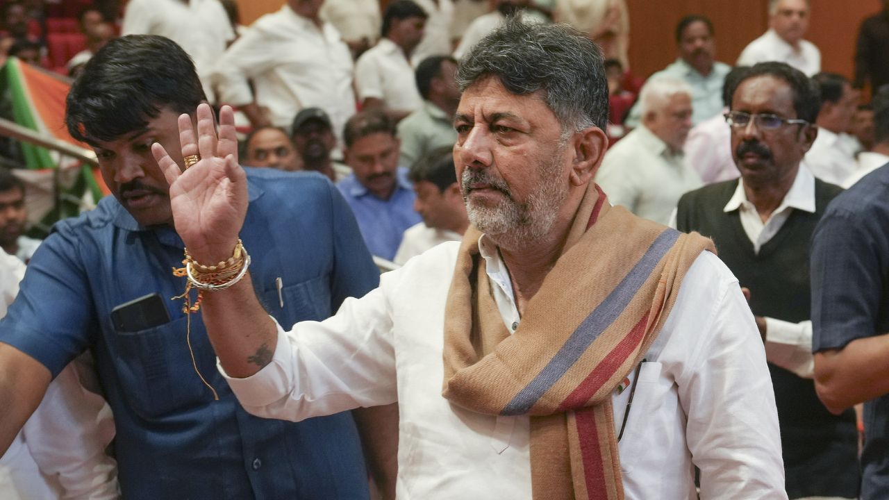 बड़ी खबर Karnataka Politics ! कर्नाटक में सियासी तूफान, CM डीके शिवकुमार का दावा- BJP-JDS के कई नेता कांग्रेस में होंगे शामिल