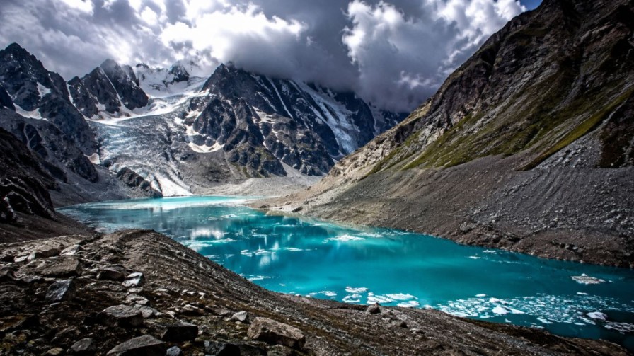 हिमाचल में ‘वाटर बम’ का खतरा! 9 ग्लेशियल झीलें बन रहीं तबाही का सबब, नेपाल जैसी त्रासदी का डर!
