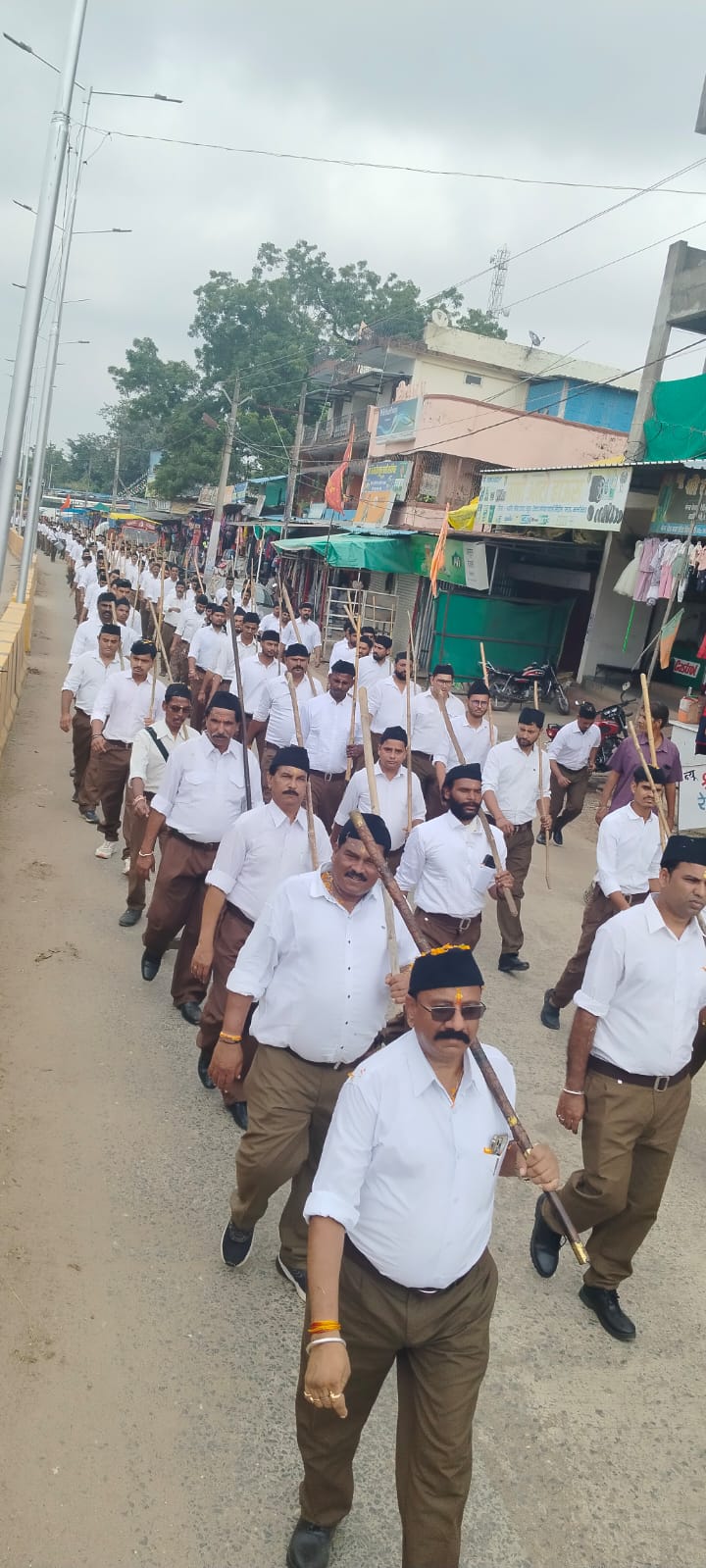 राष्ट्रीय स्वयंसेवक संघ के शताब्दी वर्ष में राष्ट्रीय स्वयंसेवक संघ का उत्साह और अनुशासन में निकला पथ संचालन