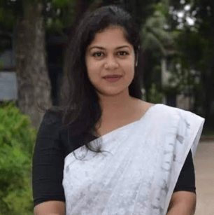 সাংবাদিক মাসুদের অভিযোগ  অবশেষে দুর্নীতিবাজ ইউএনও উপমা ফারিসার বদলী, মিষ্টি বিতরণ 
