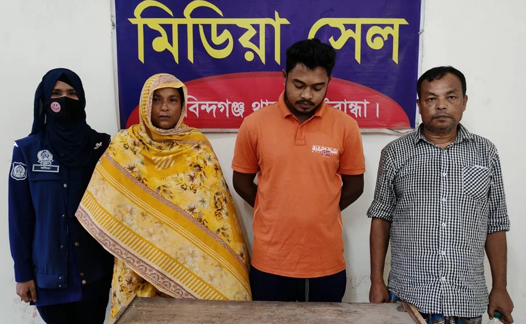 গাইবান্ধায় প্রায় দেড় কোটি টাকা মূল্যের দুটি কষ্টিপাথরের মূর্তি উদ্ধার