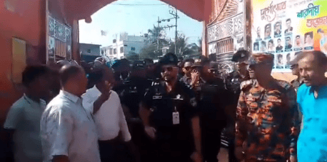 রামগড়ে পূজা মন্ডপ পরিদর্শনে এসআরবি ৭ কোম্পানি কমান্ডার