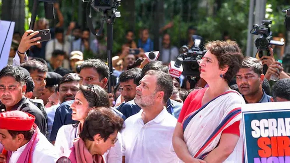 উত্তাল দিল্লি, বিরোধী হেভিওয়েট নেতাদের আটক