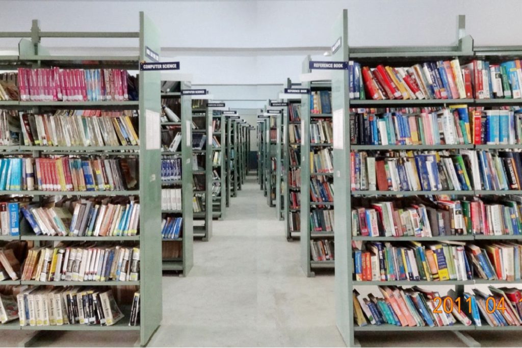 রাতজাগা শহরের ‘নিঃশব্দ পাঠাগার’