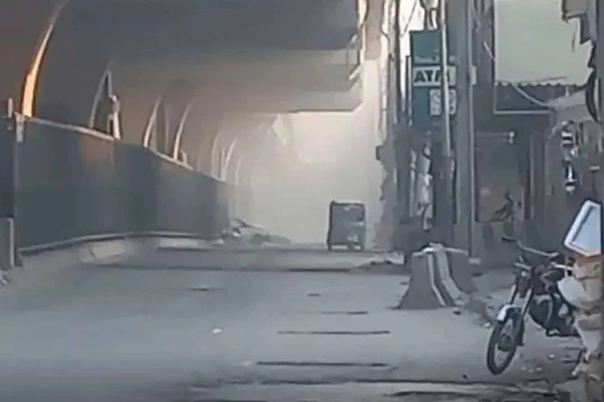 পেশোয়ারে আধাসামরিক সদর দপ্তরে বন্দুকধারীর হামলা, উত্তেজনা বিরাজ করছে