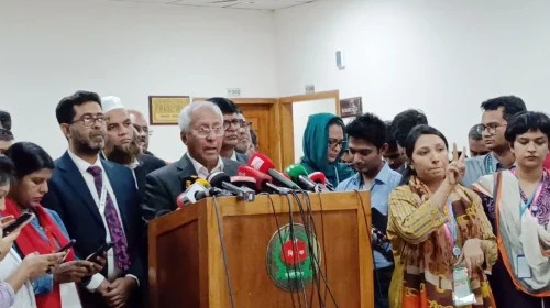 সাড়ে চার ঘণ্টায় ৩২ দশমিক ৮৮ শতাংশ ভোট পড়েছে জানাল ইসি