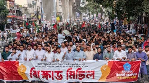 গণভোটের রায় কার্যকরের দাবিতে শুক্রবার সোহরাওয়ার্দী উদ্যানে খেলাফত মজলিসের গণসমাবেশ