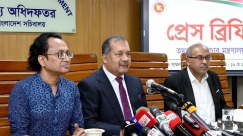 সাংবাদিক পরিচয় দিয়ে নির্যাতনকারী আ.লীগ নেতারা রক্ষা পাওয়ার চেষ্টা করছেন দাবি তথ্যমন্ত্রীর