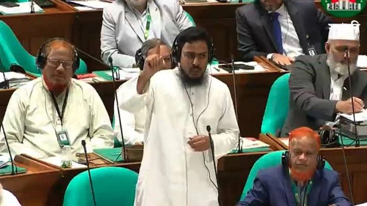 বাজেট অধিবেশনে অর্থনৈতিক সংকটের তীব্র সমালোচনা করলেন এমপি আখতার হোসেন