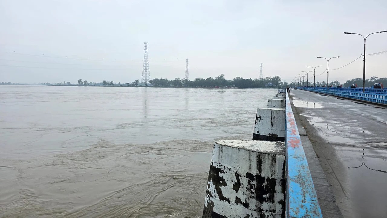 উত্তর ও উত্তর-পূর্বাঞ্চলে বানের আশঙ্কা, চার পয়েন্টে বিপৎসীমার ওপরে পানি