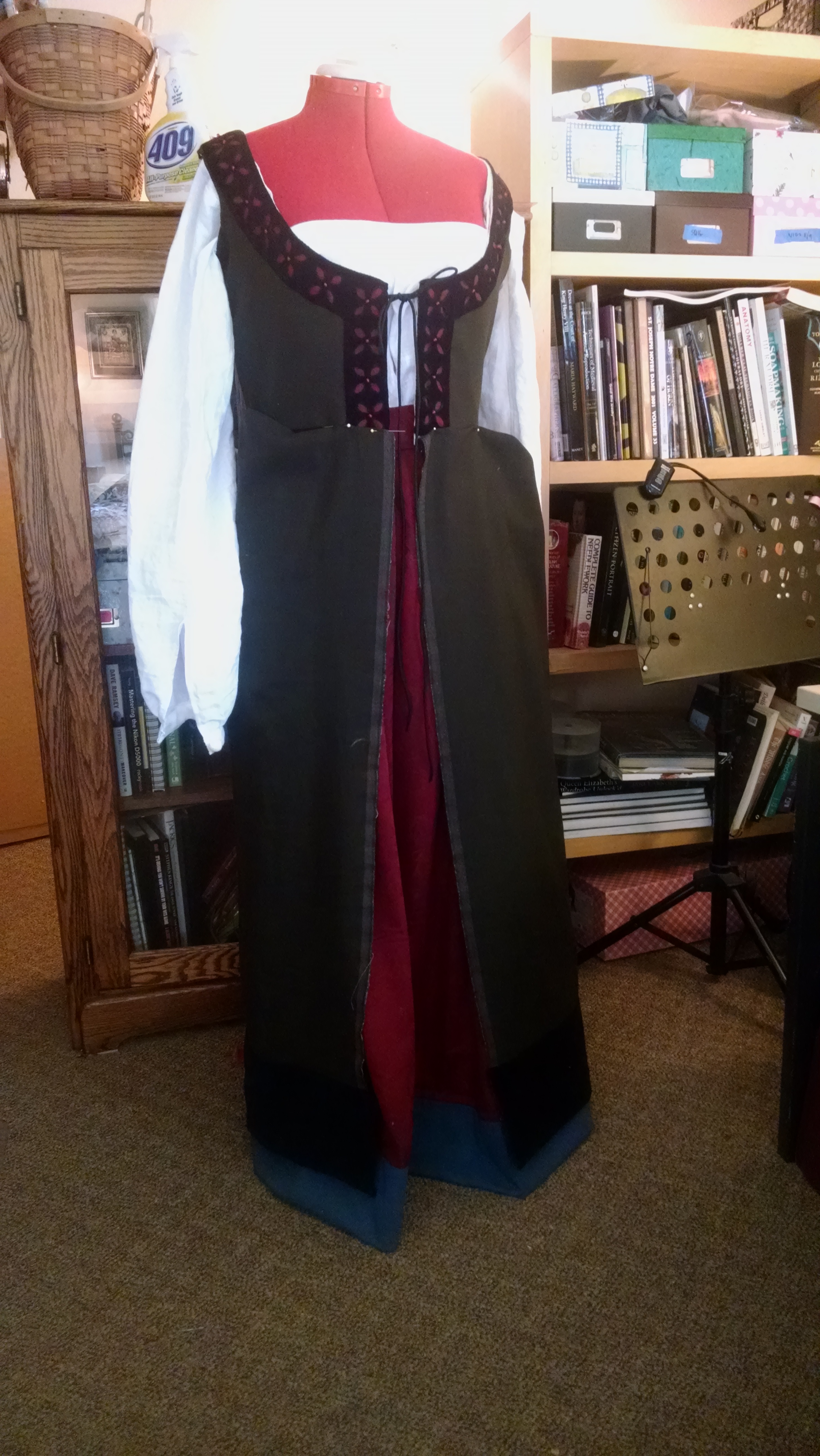 The skirt was too short, so I cut it horizontally to add a red stripe for the guards and to lengthen it.