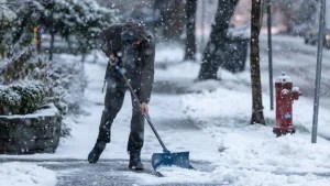 Choosing Between Snow Plowing and Shoveling for Efficiency