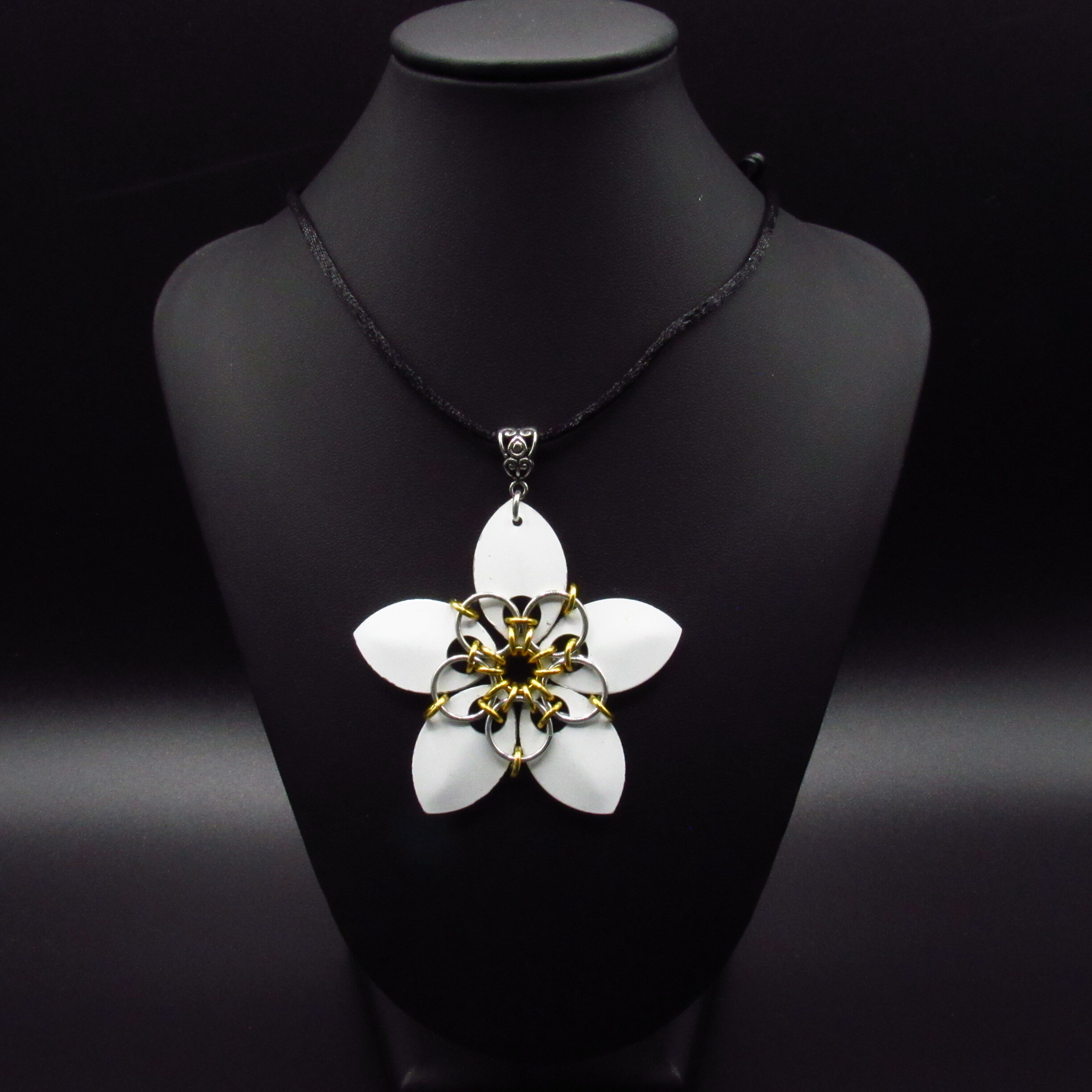 [Item #285] Scale Flower