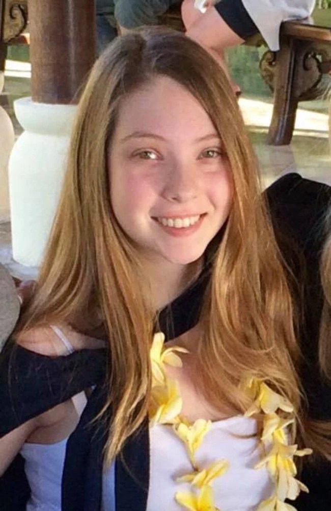 Amy, muere repentinamente tras la vacuna COVID con 23 años de edad