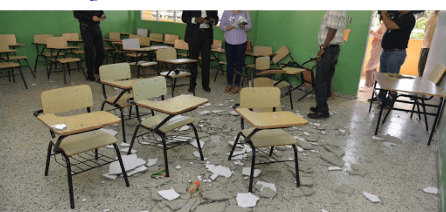 En San Juan: Maestros no han podido entrar a aulas, están sucias