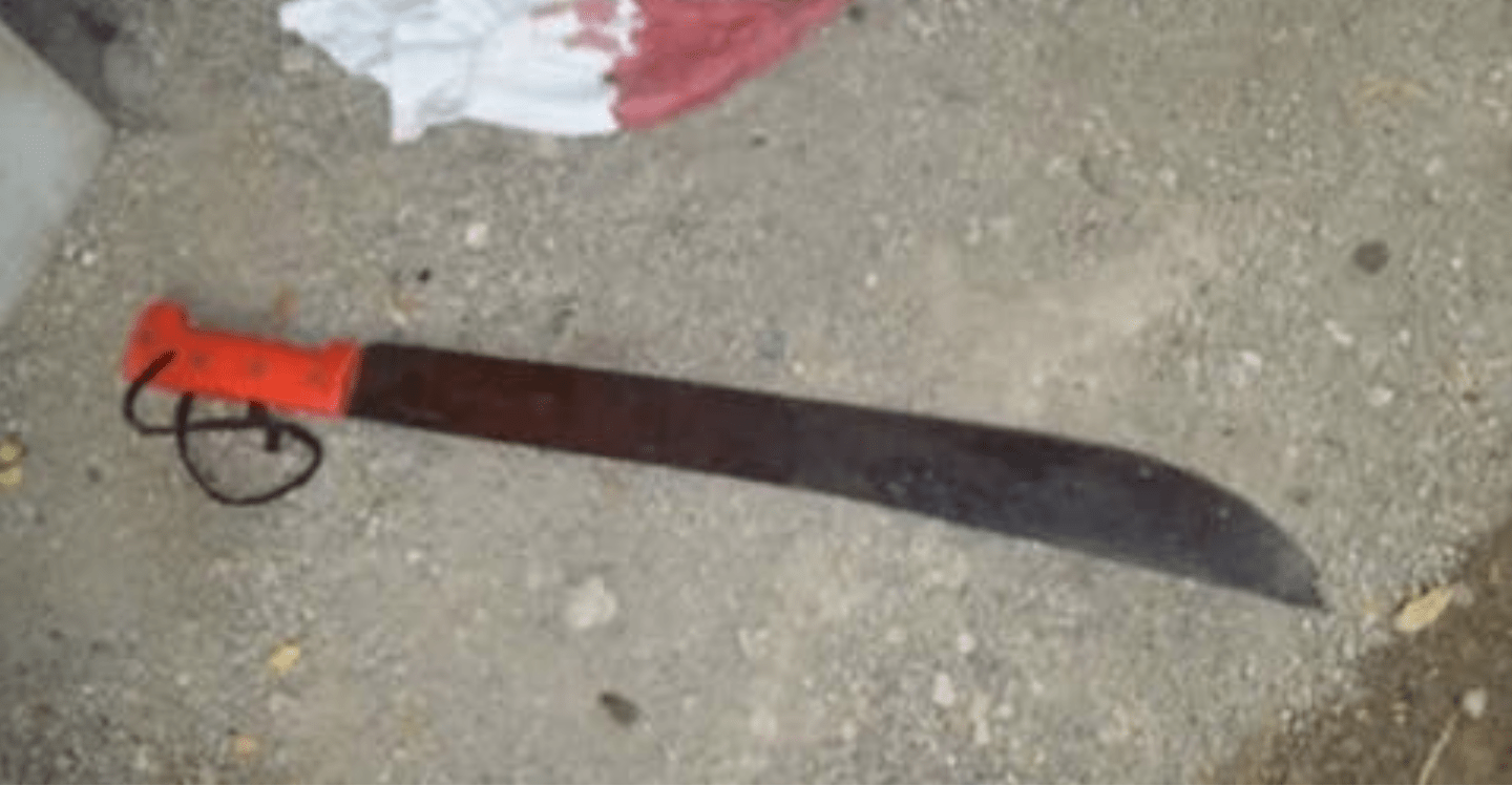 Barahona: Un estilo salvaje hombres le entran a machetazos a otro por rencillas personales