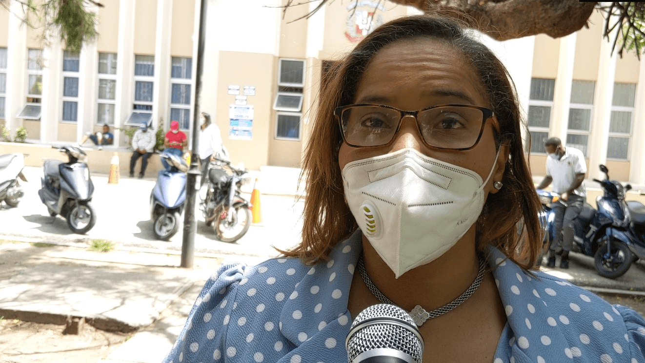 San Juan: Hombre airado golpea a la Ministra Municipal de la Mujer sin saber de quien se trataba