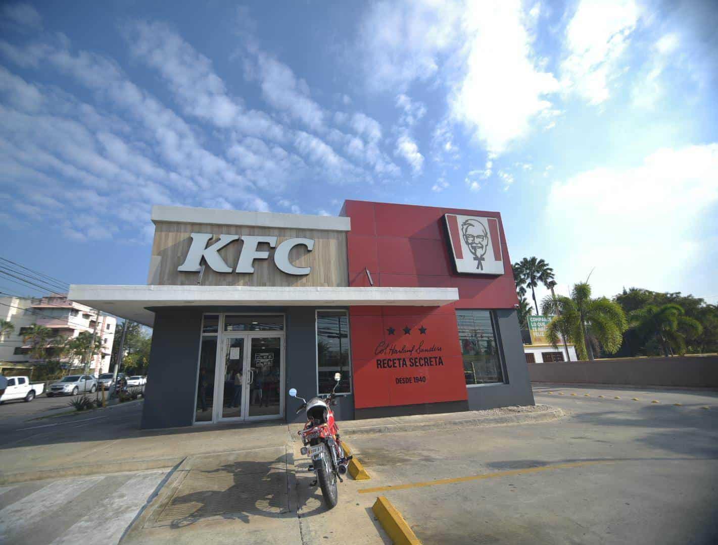 Roban caja fuerte de una sucursal de KFC en Santiago