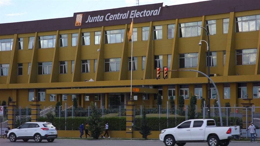 JCE no hace caso a quejas  de la oposición; reafirma a  director Policía Militar Electoral