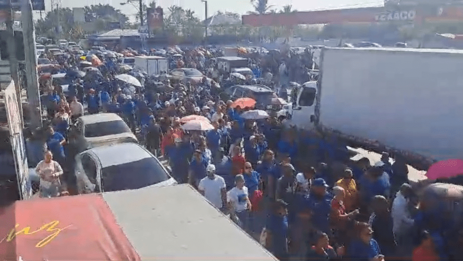 Profesores protestan tras cancelación de tres docentes en San Francisco de Macorís
