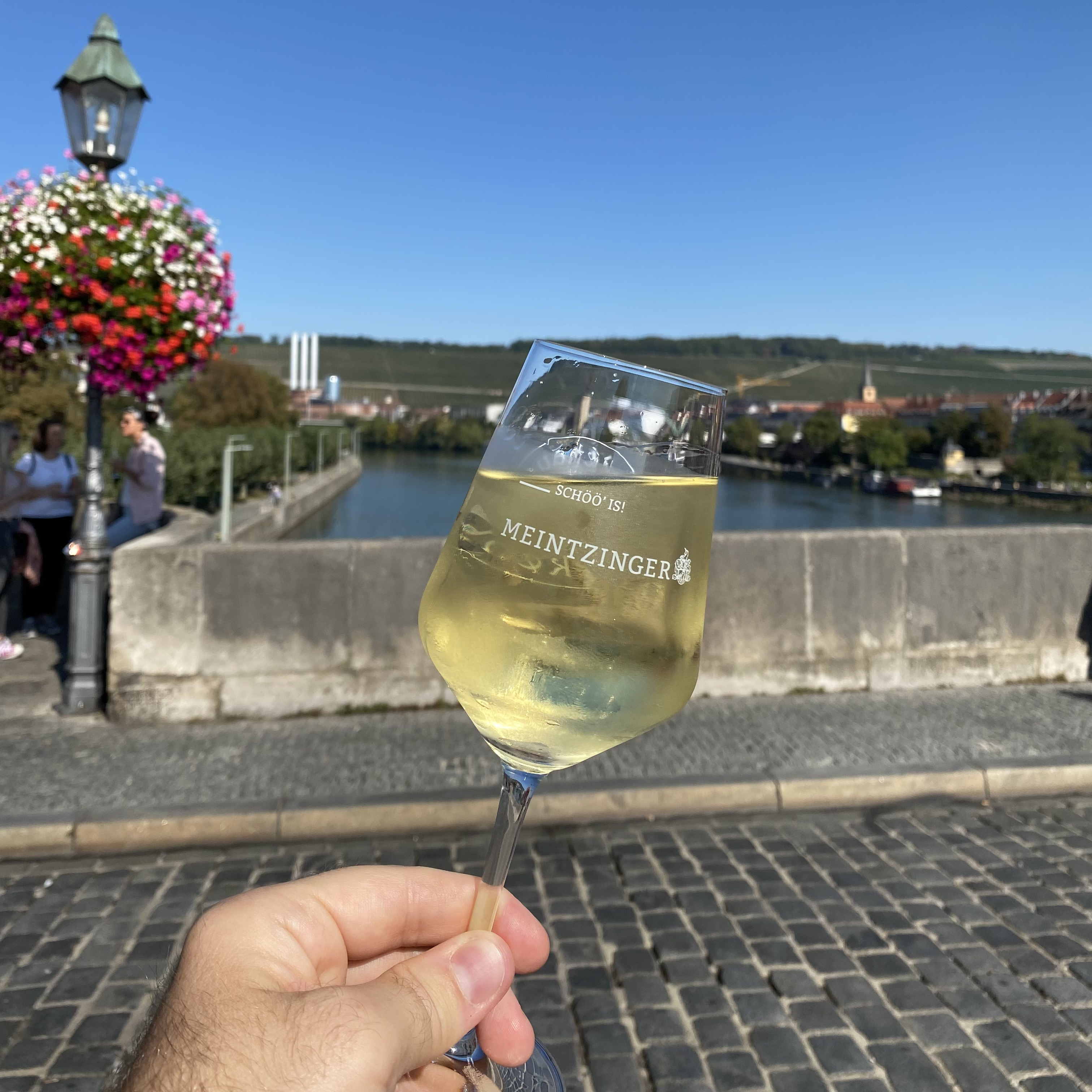 Wine on Old Main Bridge Würzburg (c) Destination Concierge