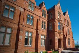 Scholarships For Queen’s Management School North America in UK