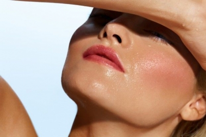 How To Keep Your Makeup Intact During Hot Scourching Sun