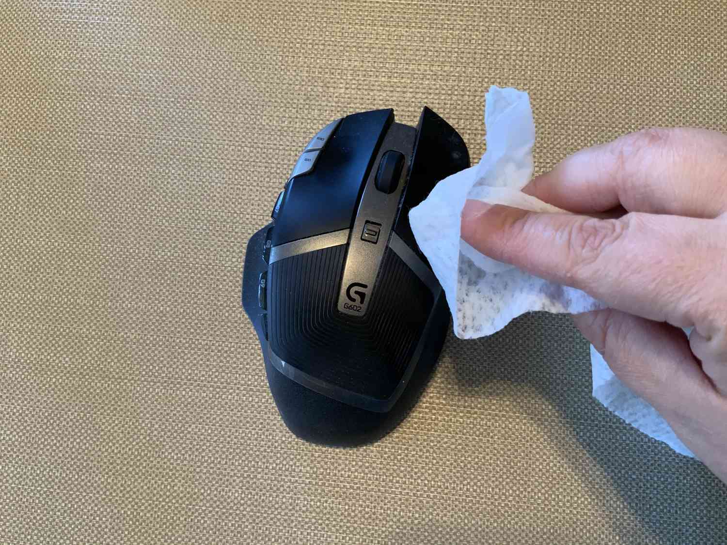 How To Clean a Mouse