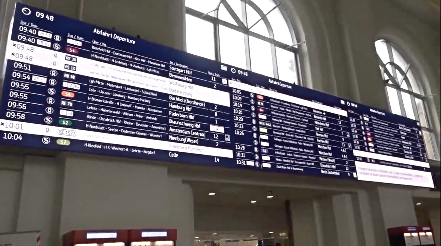 Köln'de İngiltere'ye ait 2. Dünya Savaşı'ndan kalma iki bomba bulundu