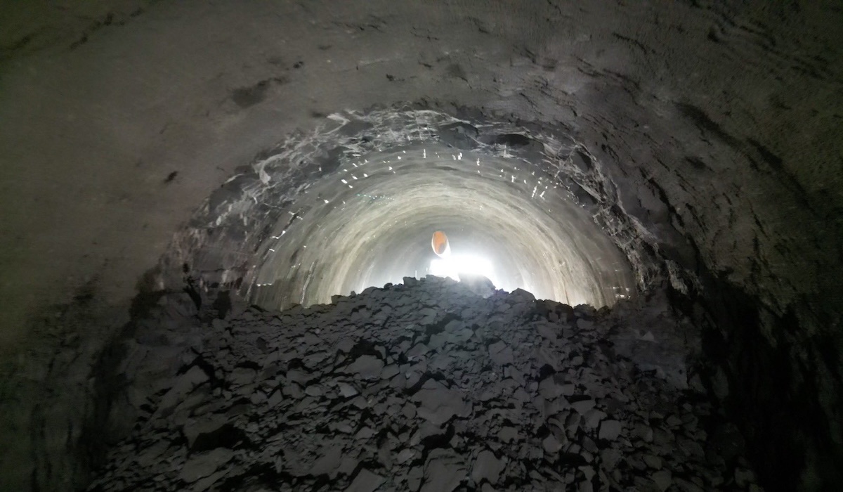 TUNNEL