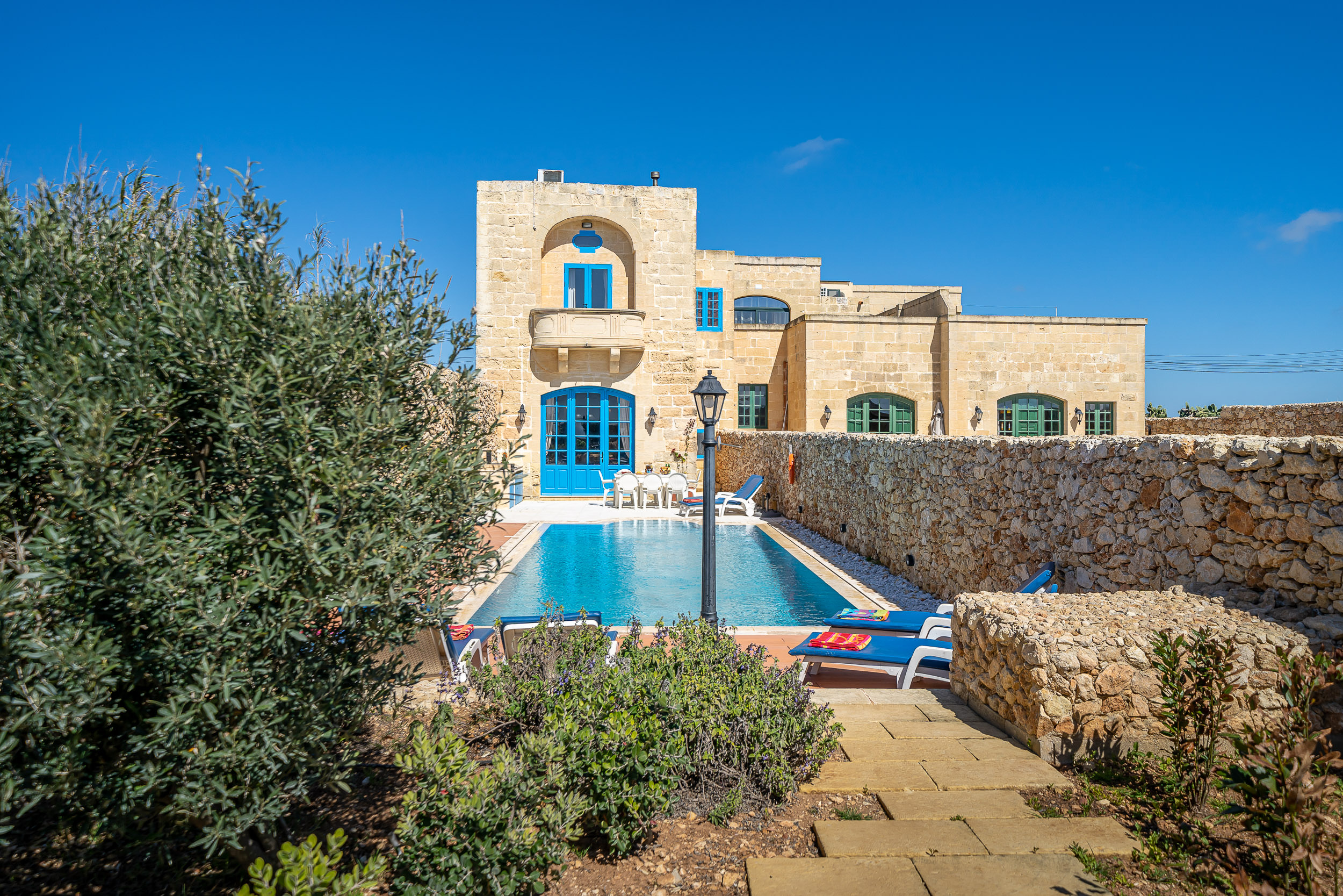 Pool View of Il-Hemda farmhouse