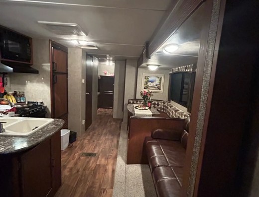 The Peachessa Experience 5 Bed Glamping Retreat @ Georgetown, KY