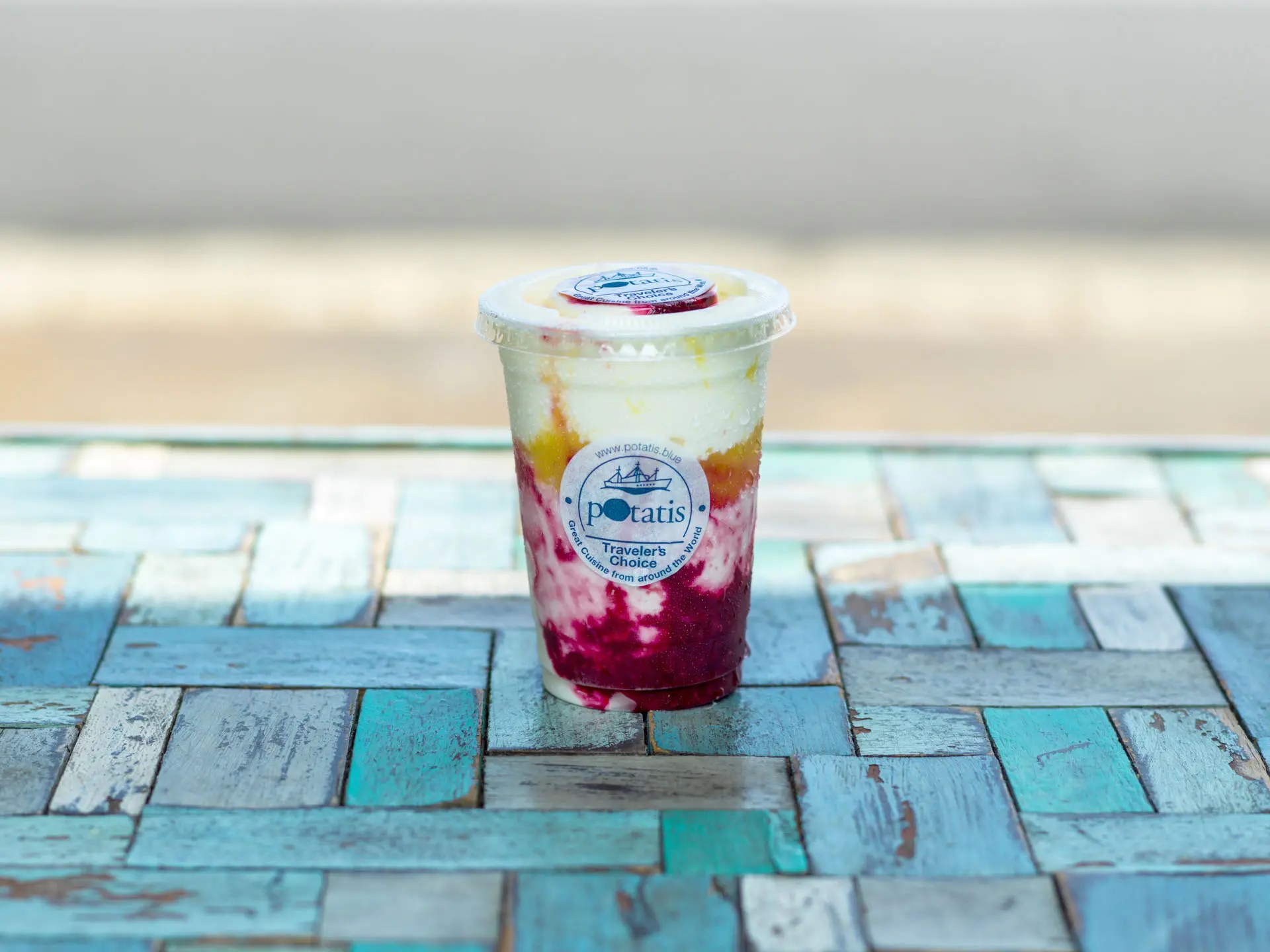 シェイク ヨーグルトラズベリーパイナップル