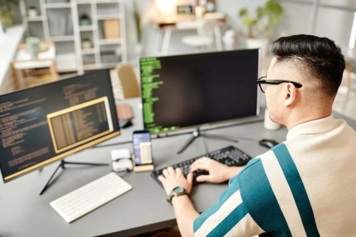 what is a cybersecurity specialist