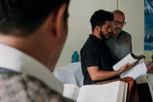 Pastor Spotlight Developing Workers - Vintage Pattern Collection - Retina Quality