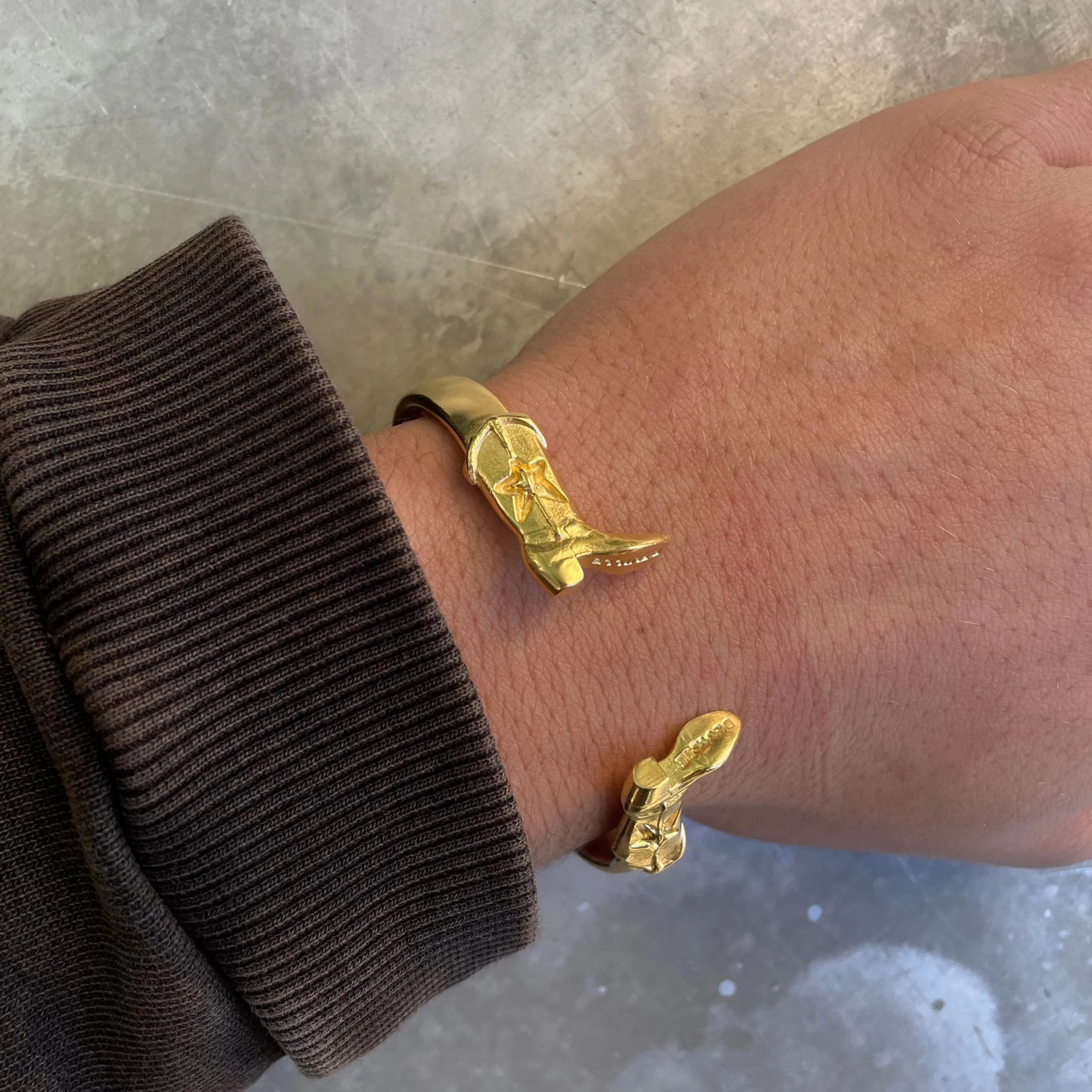 Deville Shop - Download Artistic Space Art | Retina