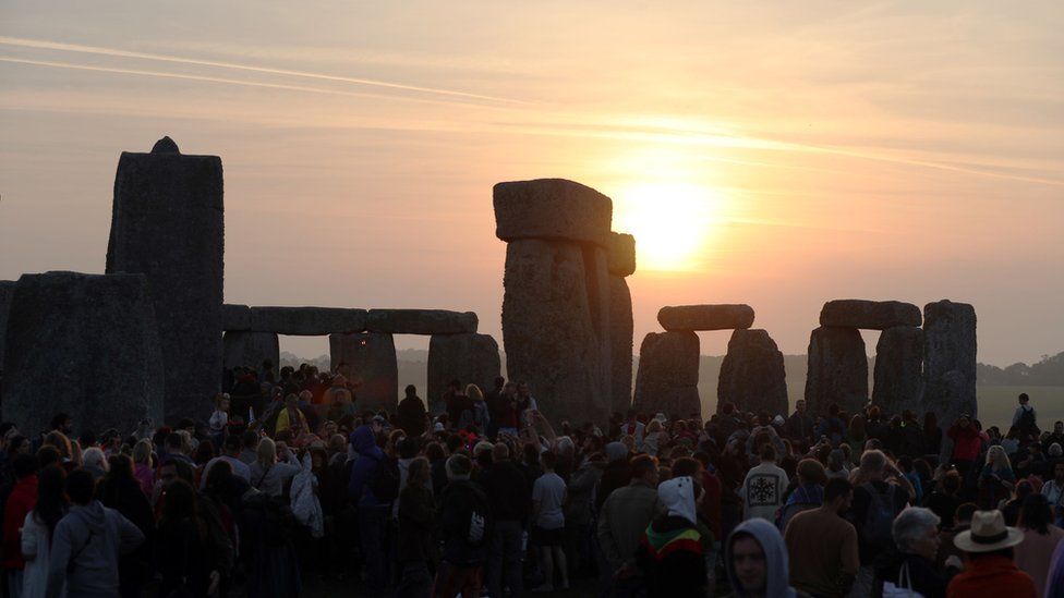 “Don’t Drive to Stonehenge” Advises English Heritage!