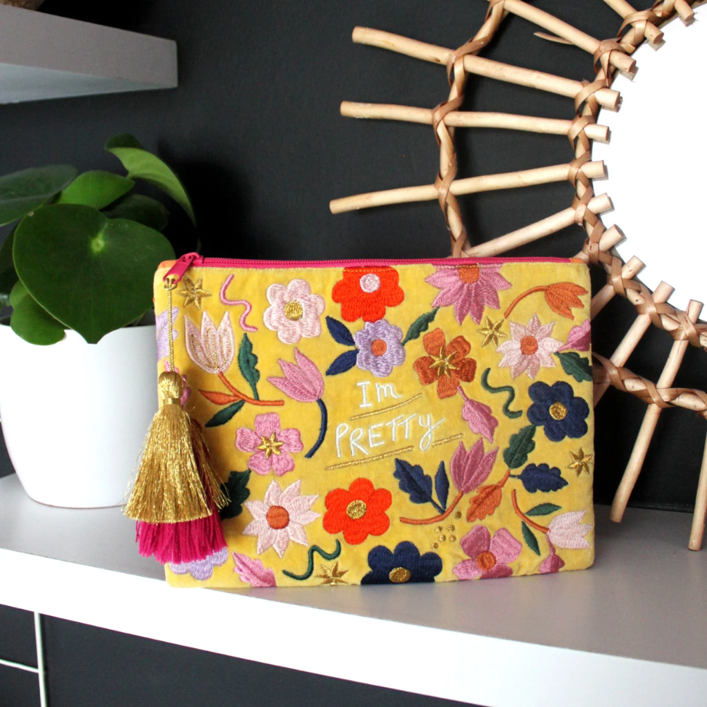 Kleurrijke clutch met bloemenprint