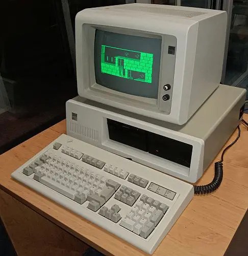 IBM/XT PC 5160-068、本体とキーボード IBM 5160 (IBM XT)