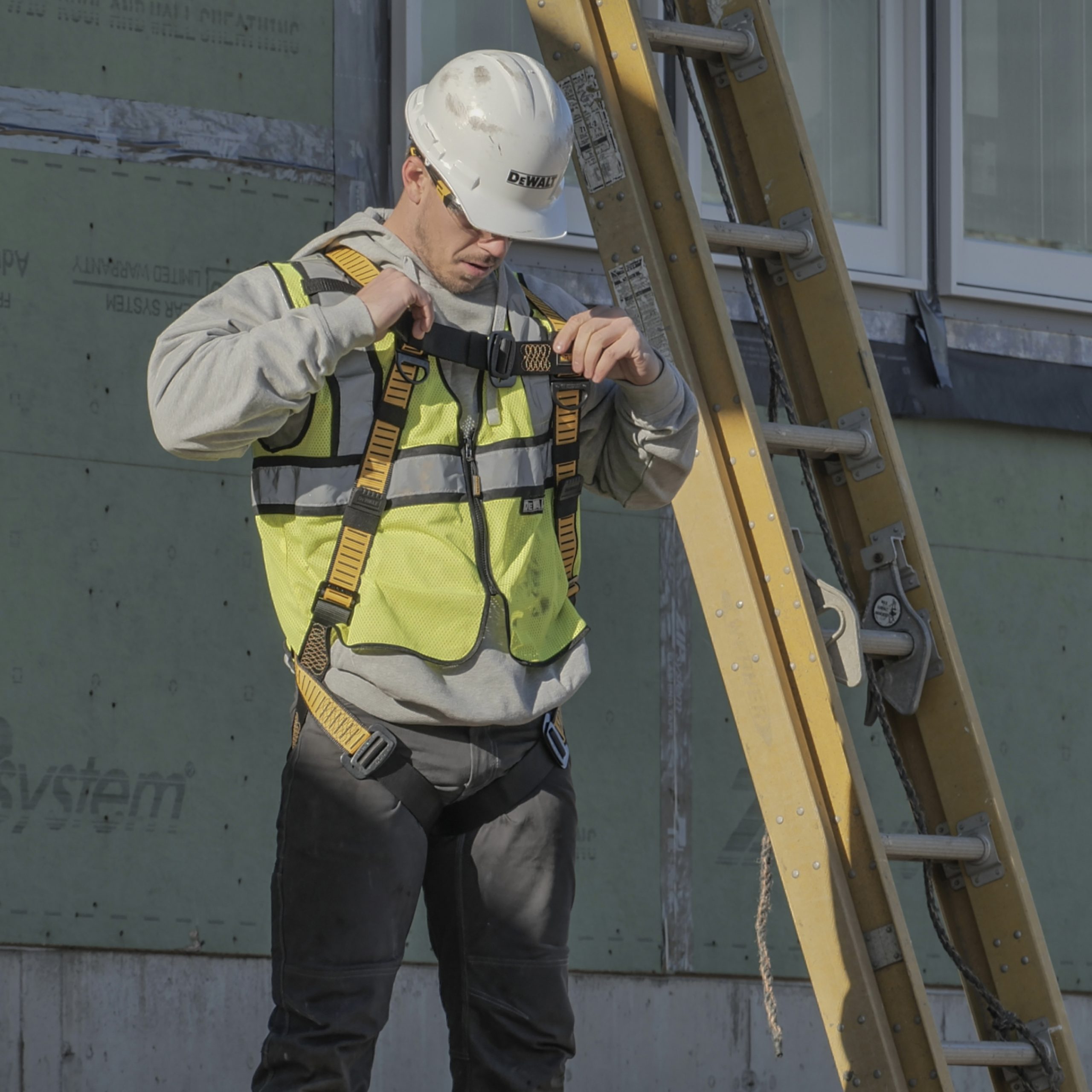 DEWALT Fall Protection Compliance Safety kit