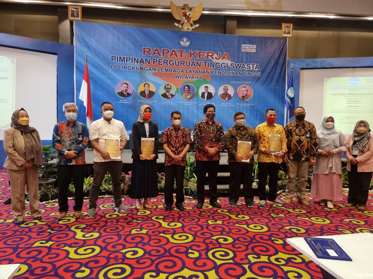 Dua Penghargaan Bergengsi diraih STMIK Dharma Wacana Metro –  stmikdharmawacana.ac.id