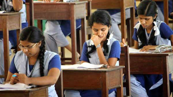 தமிழகம் புதுவை பிளஸ் 1  பொதுத்தேர்வு துவங்கியது..