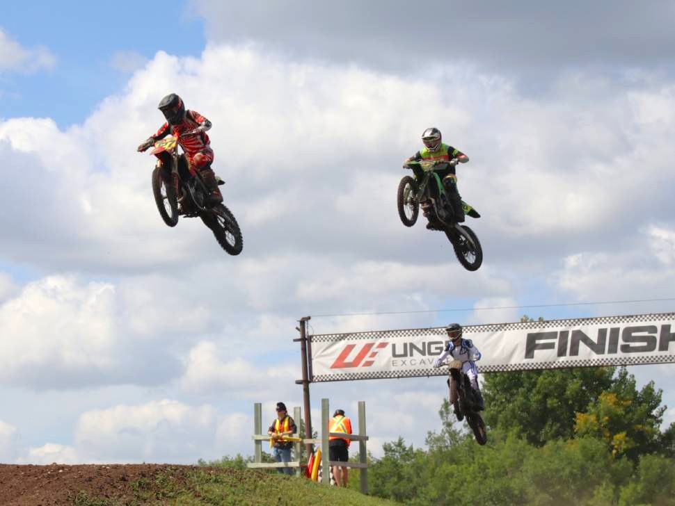 Grunthal MX: Thrilling Manitoba Motocross Action in the Final Stretch! (2026)