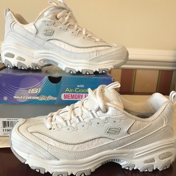 50 looks extremadamente cool con zapatillas deportivas. ØªÙ‚Ø§Ø·Ø¹ Ø·Ø±Ù‚ Ø·Ø§Ø¦Ø± Ù‚Ø±Ø¯ Skechers D Lites Outfit Masaf Ar Com