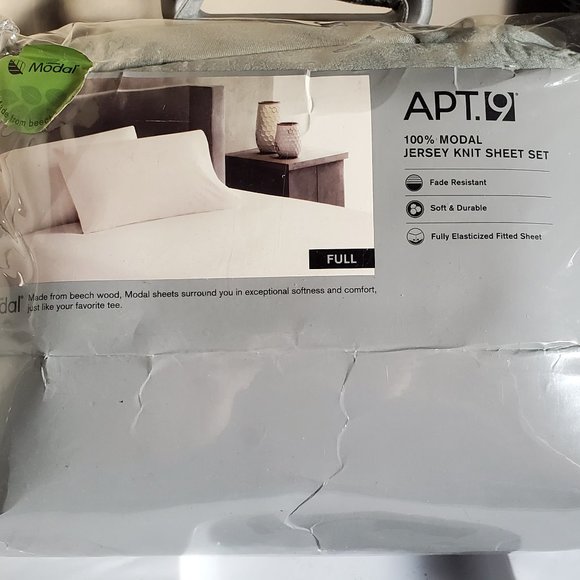 Find new and preloved apt. poshmark